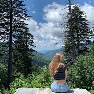 Meet your Posher, Danielle